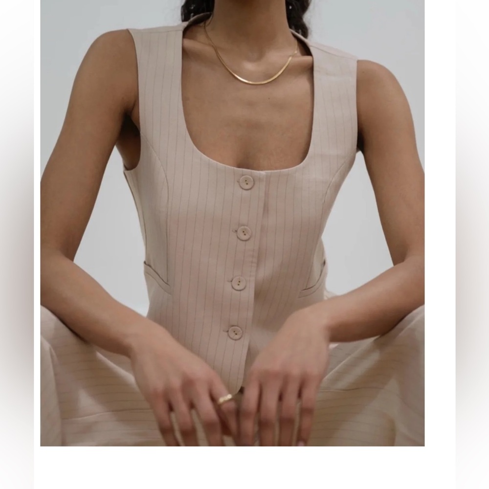 WeWoreWhat Scoop Tailored Vest-Safari Multi-Cream Pinstripe